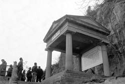 http://www.xinhuanet.com/politics/2021-04/13/1211107824_16182198793231n.jpg